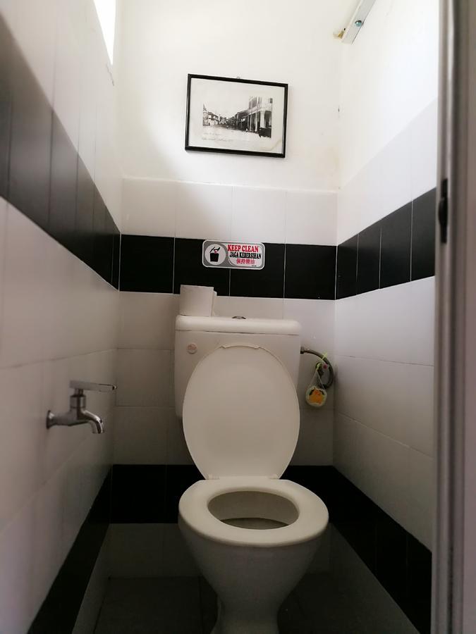 Monkey Motel Cafe Malacca Bagian luar foto