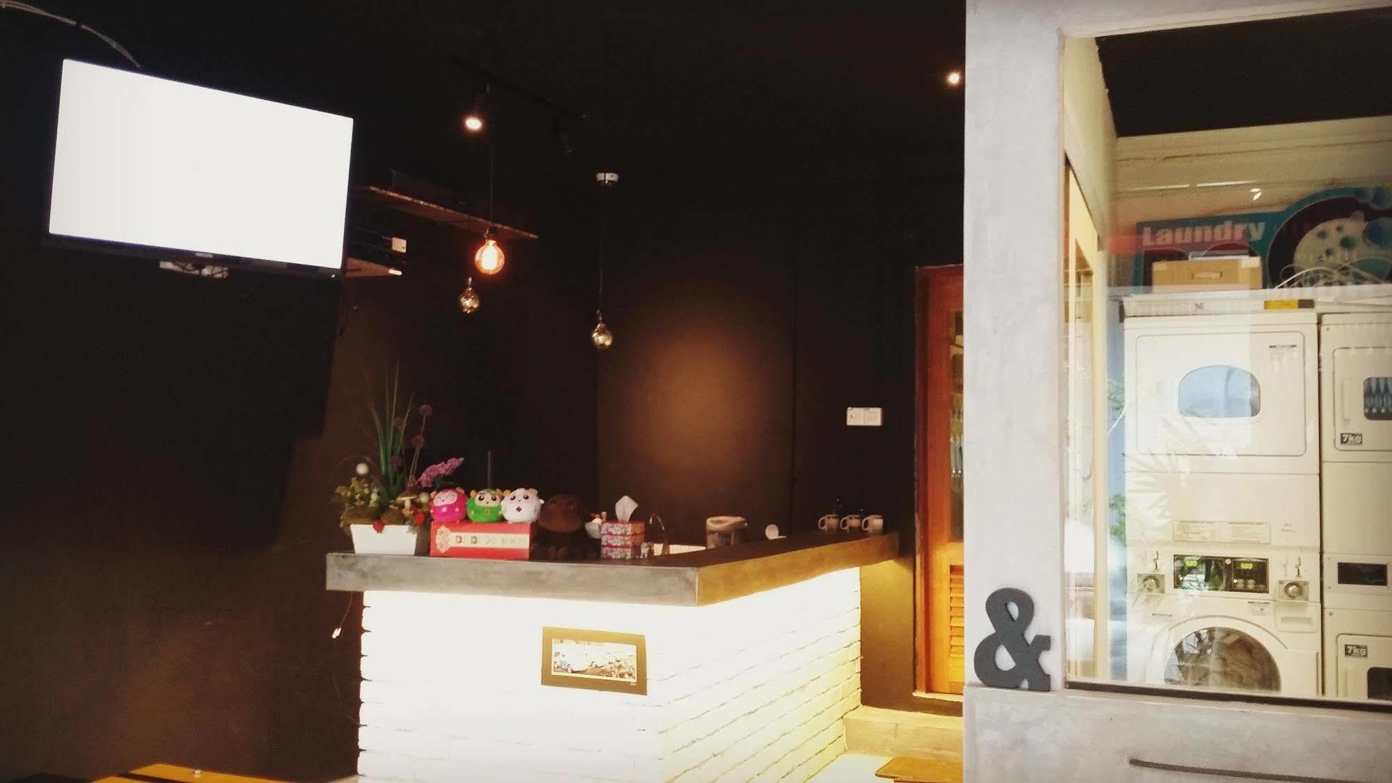 Monkey Motel Cafe Malacca Bagian luar foto