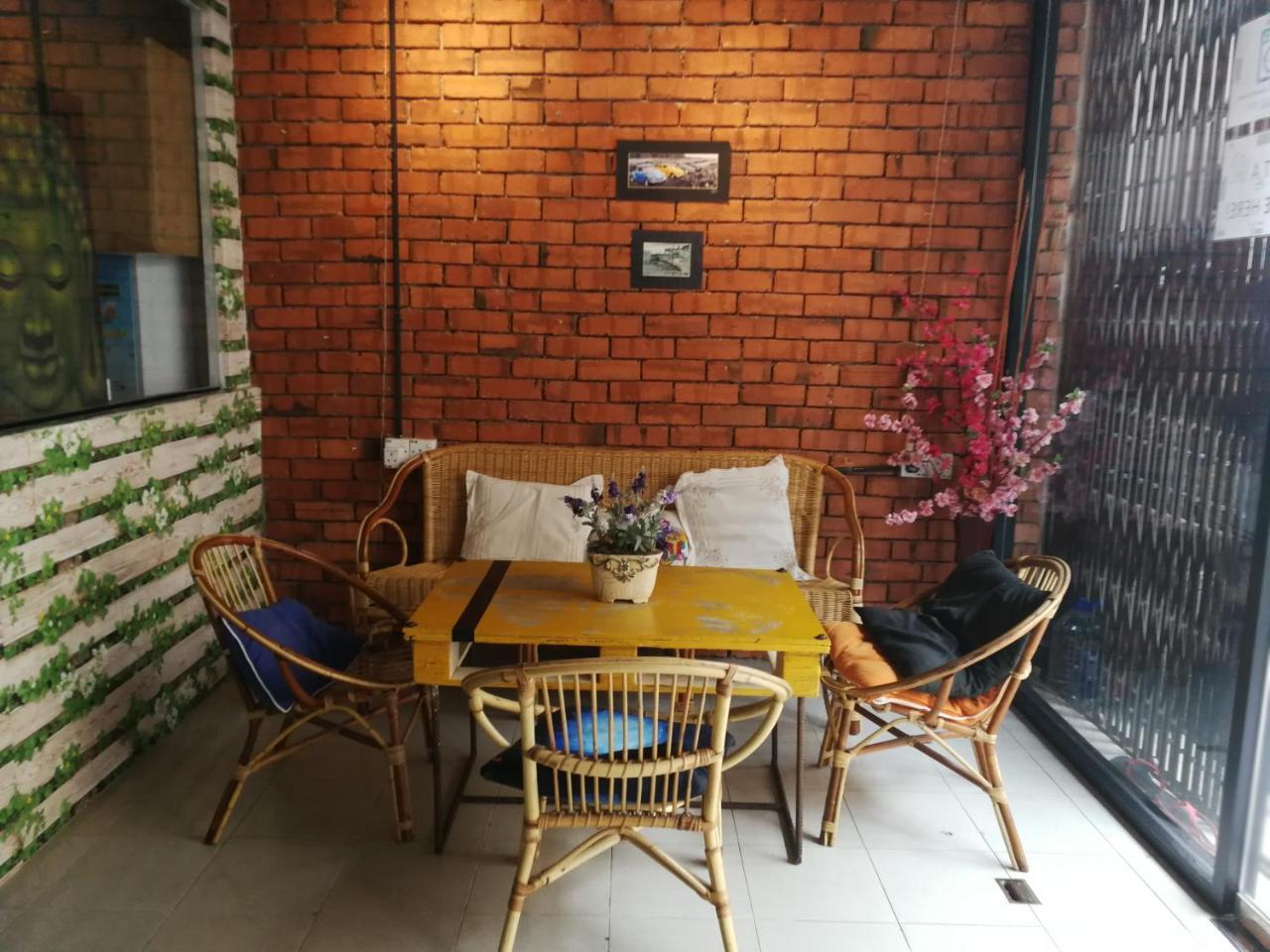 Monkey Motel Cafe Malacca Bagian luar foto